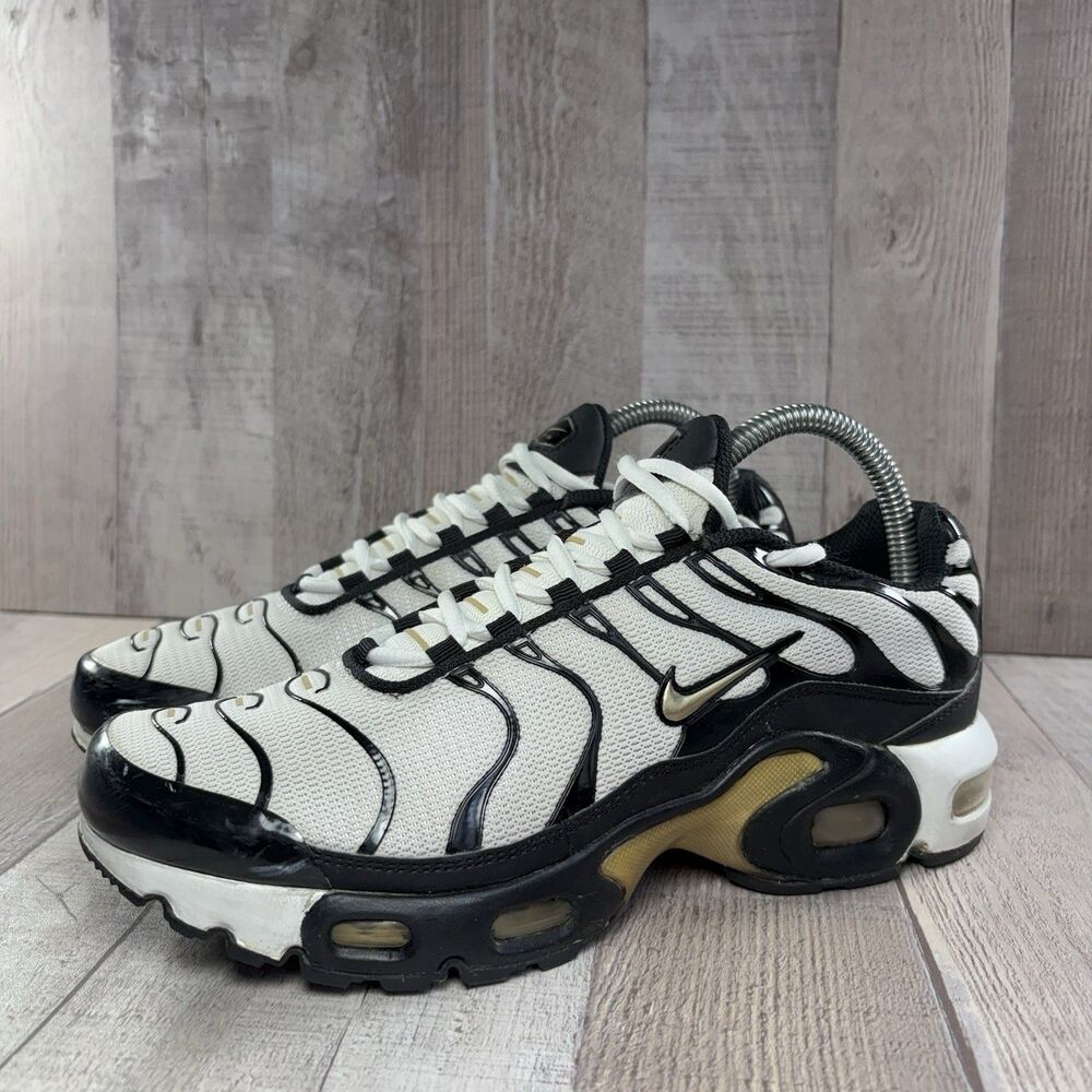 Nike Air Max Plus TN Running Shoes Sneakers Womens Size 8 I Kids 6.5 White Black